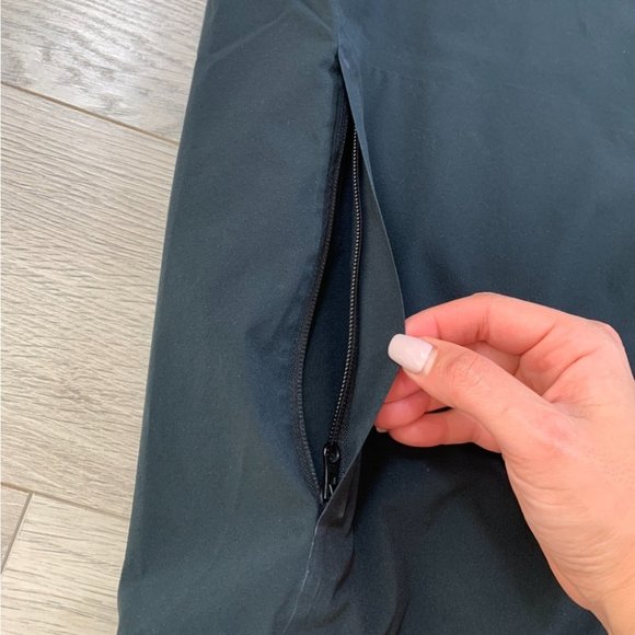 Everlane Black Nylon Zip Up Windbreaker Lightweight Jacket - Picture 6 of 9